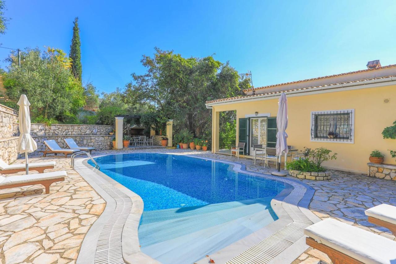 Villa Natasha Katávolos Exterior foto